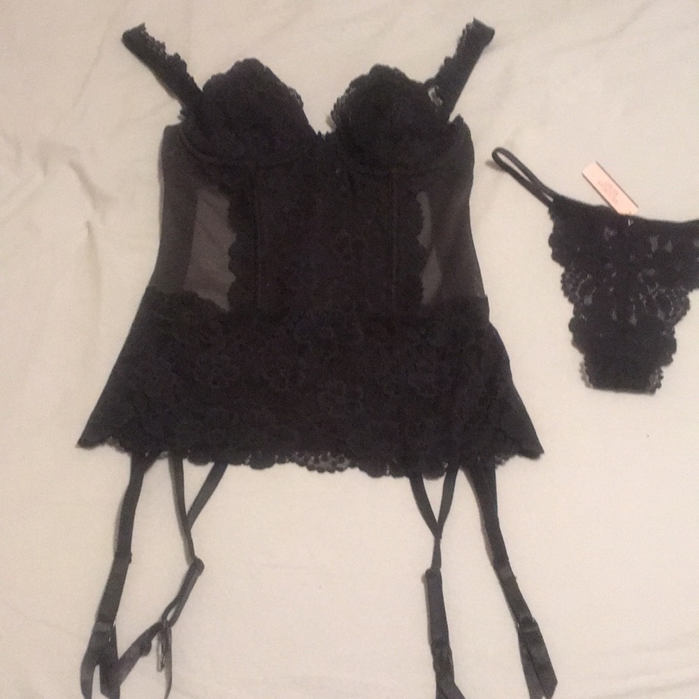 Victoria’s Secret Blk Lace Corset & Matching Thong